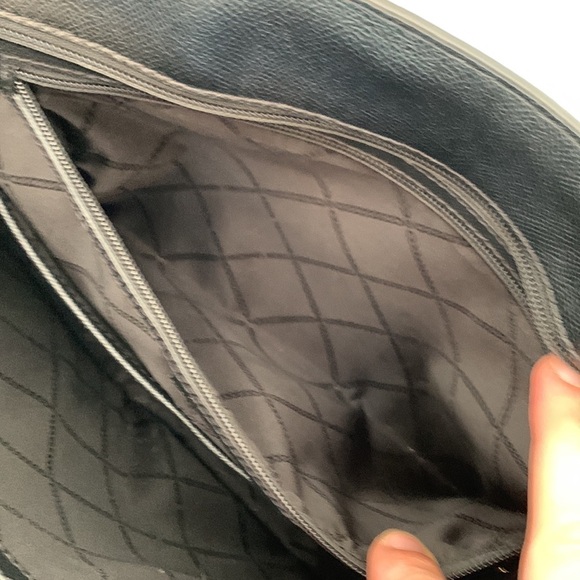 Michael Kors Bag Large Voyager Tri-Compartment Leather Tote Bag - Picture 15 of 17